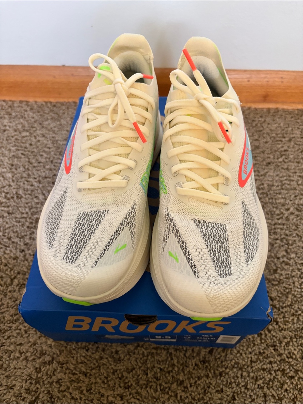 Brooks Hyperion Max 3-Women's size 9.5-Coconut-Green Gecko-Pink Clay - Picture 2 of 16